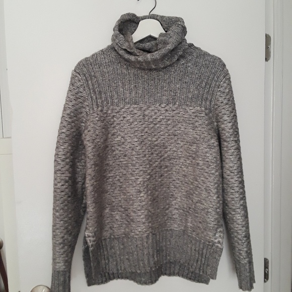 Banana Republic chunky knit winter sweater - Picture 2 of 8